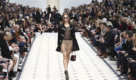 burberry live fashion show|Burberry fashion show live stream.